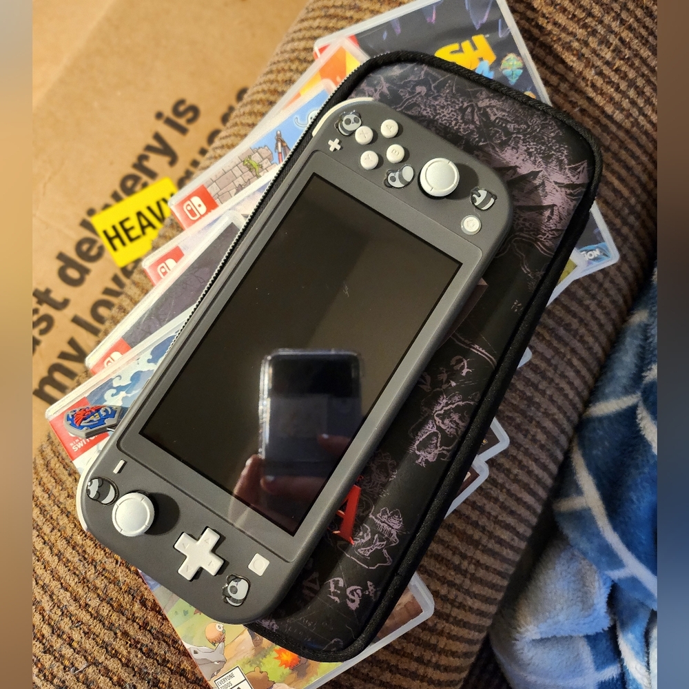 Nintendo Switch & 6 Games LOT